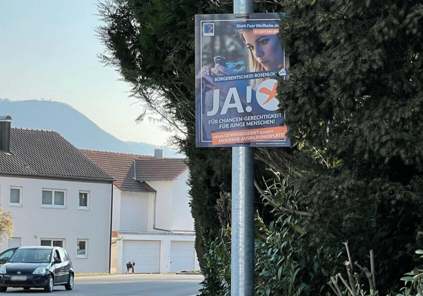 Unsere Plakate hängen